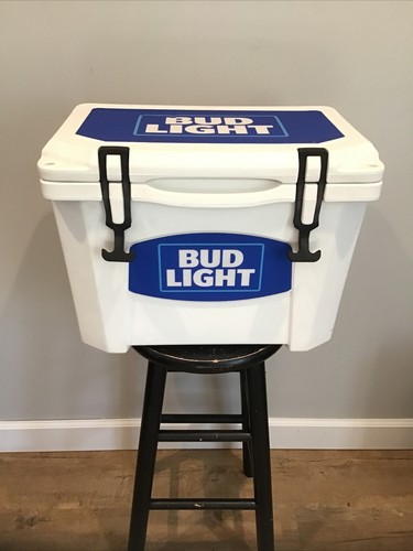 Grizzly ice cooler - cooler, light
