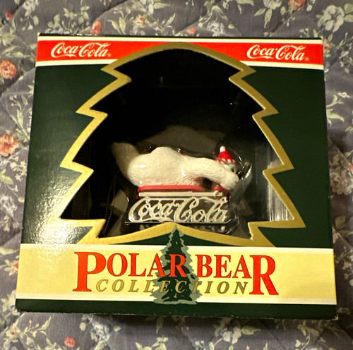 Coca cola polar bear skating - polar,