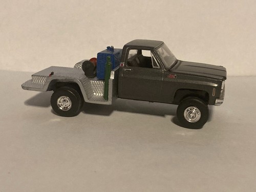 Custom gmc square body - 1/64,