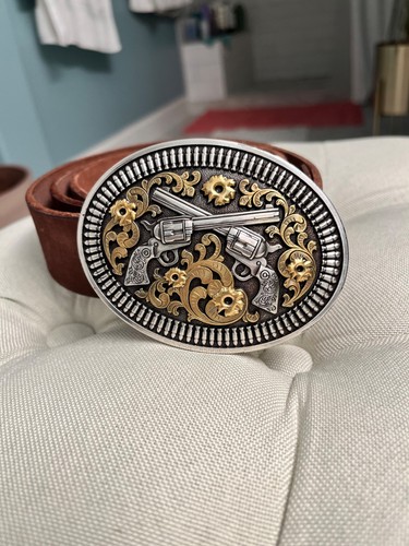 Belt buckle with leather belt