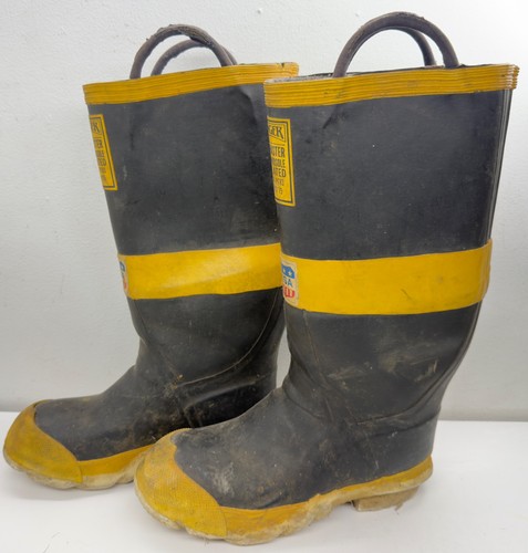 Vintage fireman firefighting - vintage,