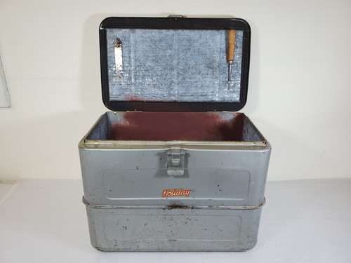 Vintage holiday ice chest - ice,
