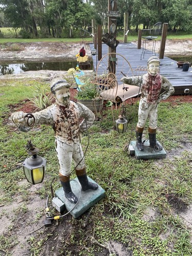 Pair lawn jockey - lawn, jockey’s