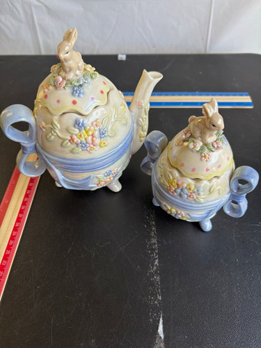 Piece ceramic floral bunny - 2-piece,