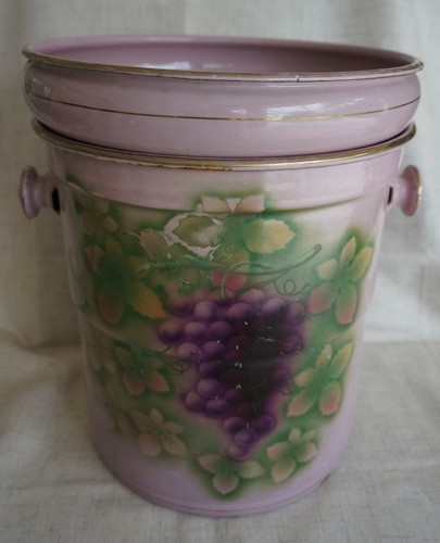 Slop jar chamber pot - or, wine