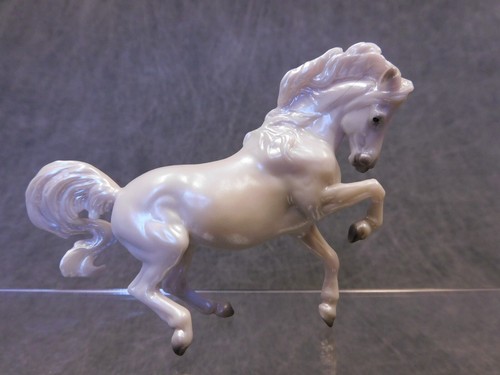Breyer connemara pony mare - *,