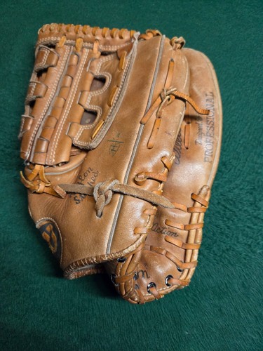 Vintage wilson a2100 willie - wilson,
