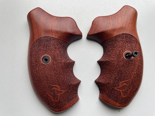 New wood combat - new, grip