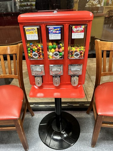 Free candy vending machine - candy,