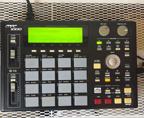 Akai mpc1000 sampler - mpc1000,
