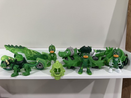 Lot masks toys - masks,