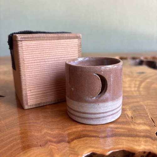 Crescent moon lid holder - lid,