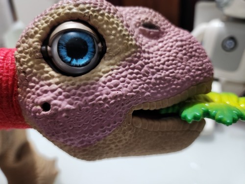 Pleo dinosaur - rb,