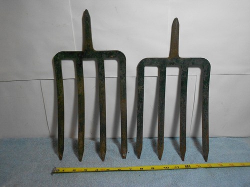 Antique heavy cast metal - 2,
