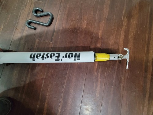 Lineman bucket tools - bucket, extendo