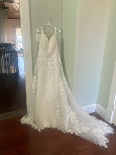Beautiful ivory plus size