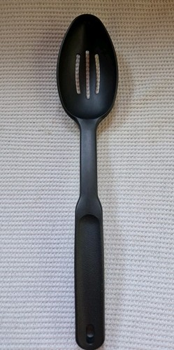 Pampered chef slotted - pampered, spoon