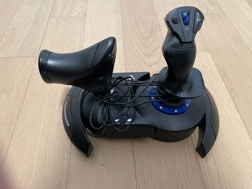 Thrustmaster flight hotas 4 - thrustmaster,