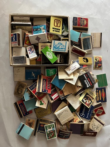 Lot 125 vintage - 125, matchbooks
