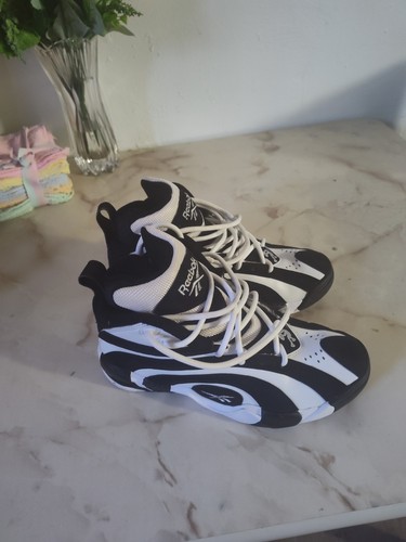 Reebox shaqnosis size 5 - reebox,