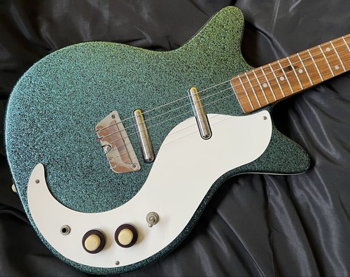 Electric guitar danelectro - electric,