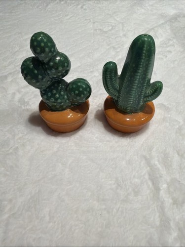 Cactus salt and pepper - cactus,
