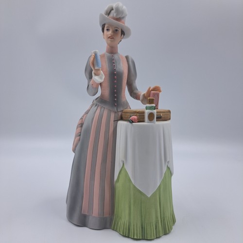 Vintage 1984 avon mrs albee - mrs,