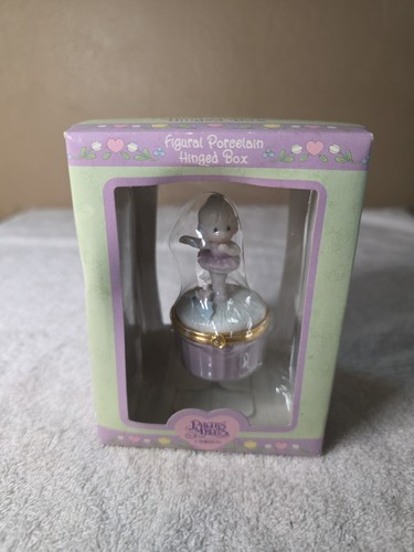 2000 precious moments - 2000,
