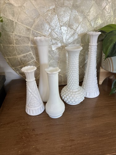 Lot vintage milk glass - milk, vases