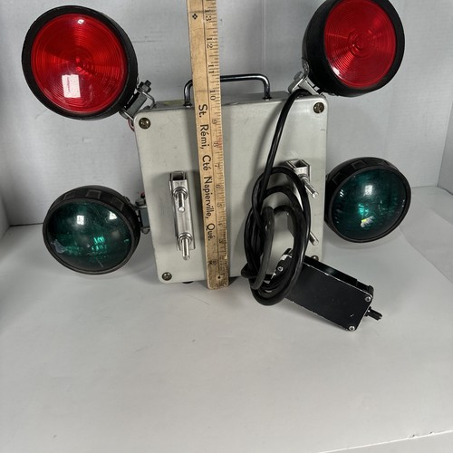 Traffic light red green - red/green, stop