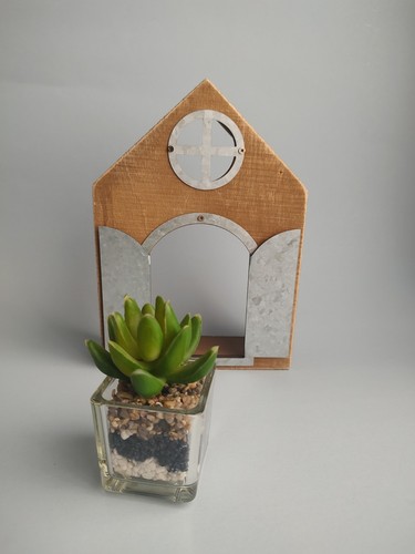 Wood mini home standing - home,