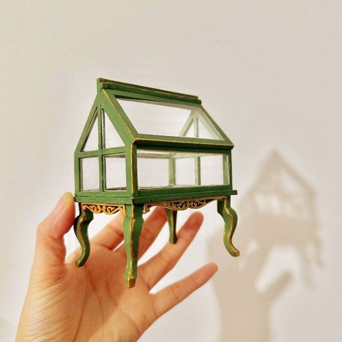 Scale dollhouse miniature - 1:12,