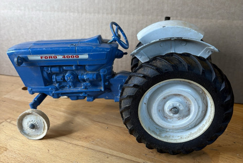 Ertl ford 4000 - ford, toy