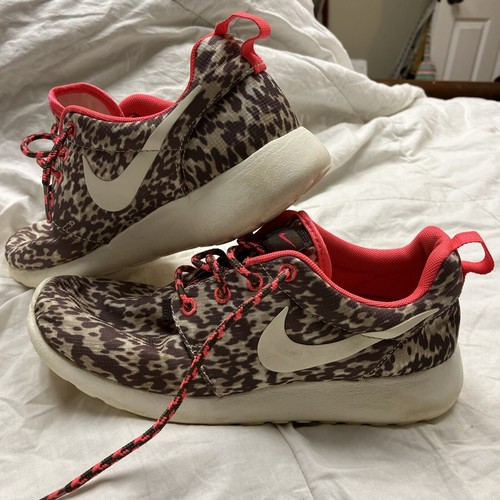 Women nike roshe run - sz,