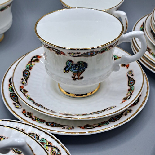Vtg royal tara - royal,