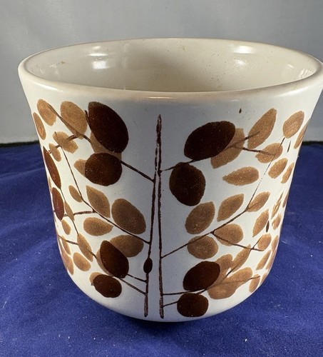 Mann pottery cream brown - &,