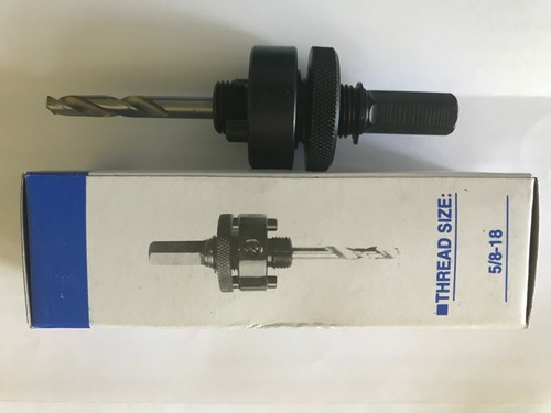 Hole saw arbor with pilot - hole,