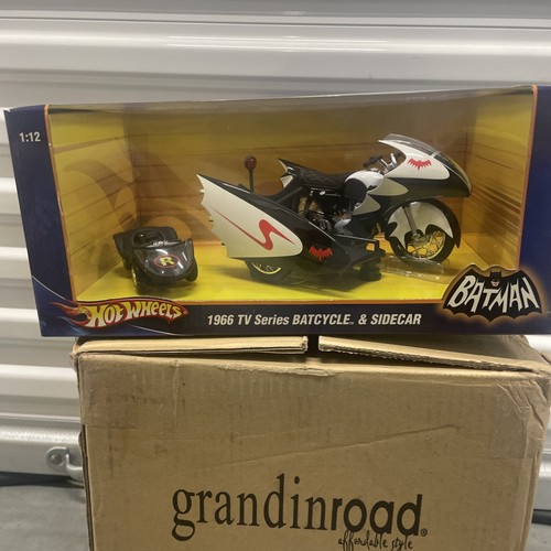 Hot wheels batman 1966 - hot,