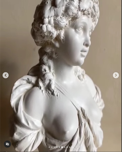 Bust girl copy - of,