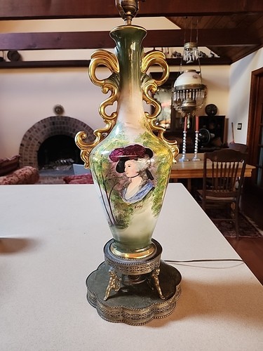 Vintage 1940 urn - 1940’s, styled