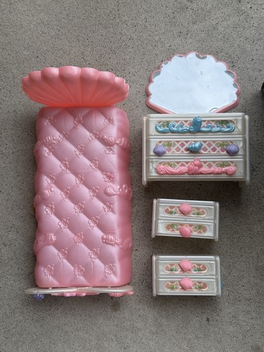 Lady lovely locks bedroom play - lovely,
