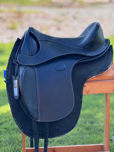 Barefoot treeless saddle - saddle,