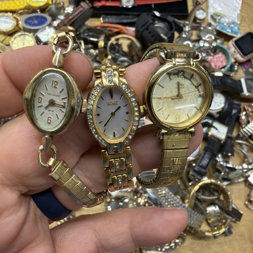 Unisex watches various lbs - various,