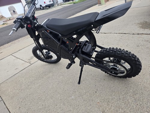 Eskute black electric dirtbike - electric,