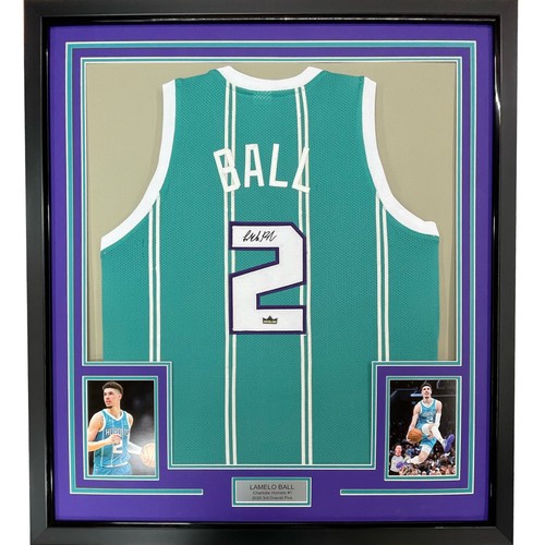 Framed facsimile autographed - facsimile,