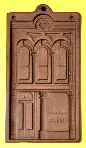 Bank building hartstone cookie - building,