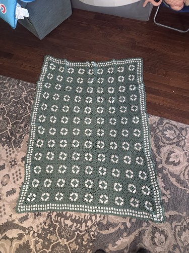 Vtg handmade crochet afghan - crochet,