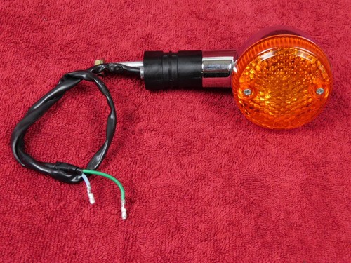 Right side rear turn signal - side,