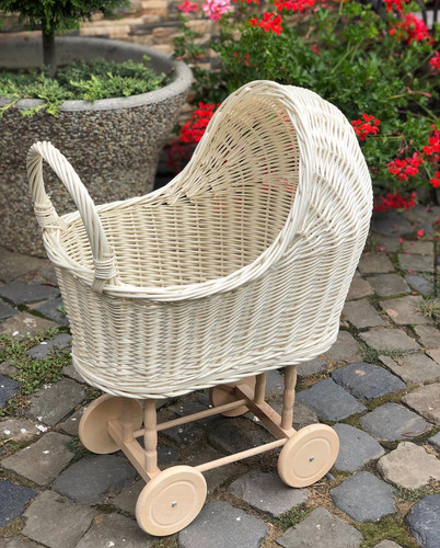 New natural wicker - new, pram