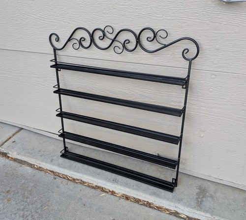 Black metal wall - knick, knack